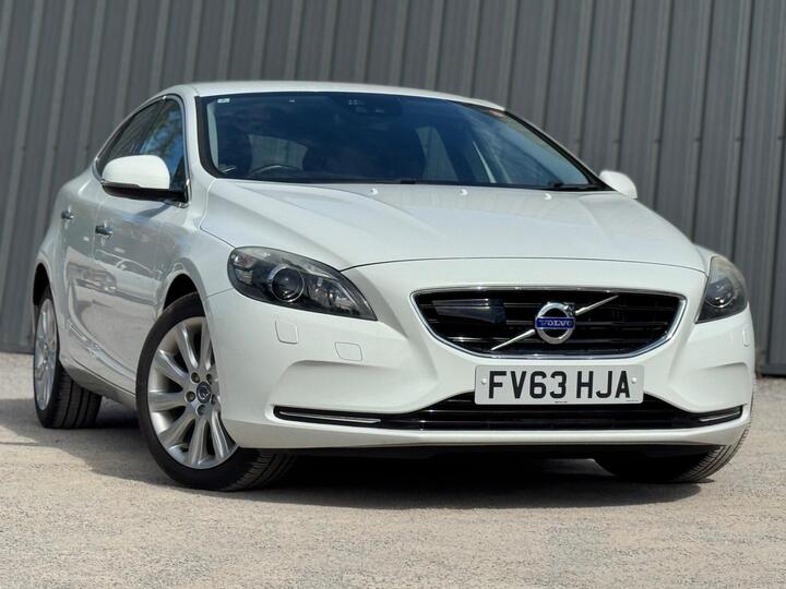 Volvo V40 1.6 T4 R-Design Lux Nav Powershift Euro 5 (s/s) 5dr