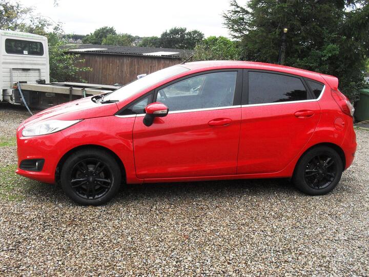 Ford Fiesta 1.0T EcoBoost Zetec Euro 5 (s/s) 5dr