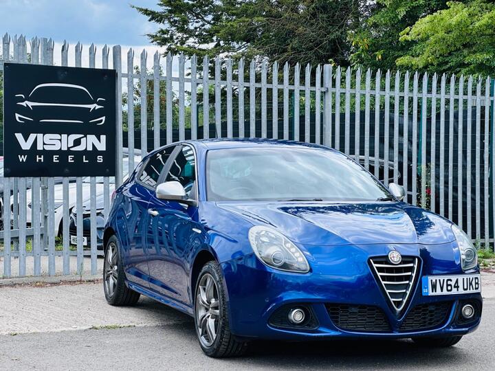 Alfa Romeo Giulietta 2.0 JTDM-2 Exclusive Euro 5 (s/s) 5dr Alfa Romeo Giulietta 2.0 JTDM-2 Exclusive Euro 5 (s/s) 5dr