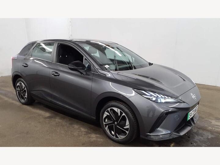 MG MG 4 64kWh SE Long Range Auto 5dr
