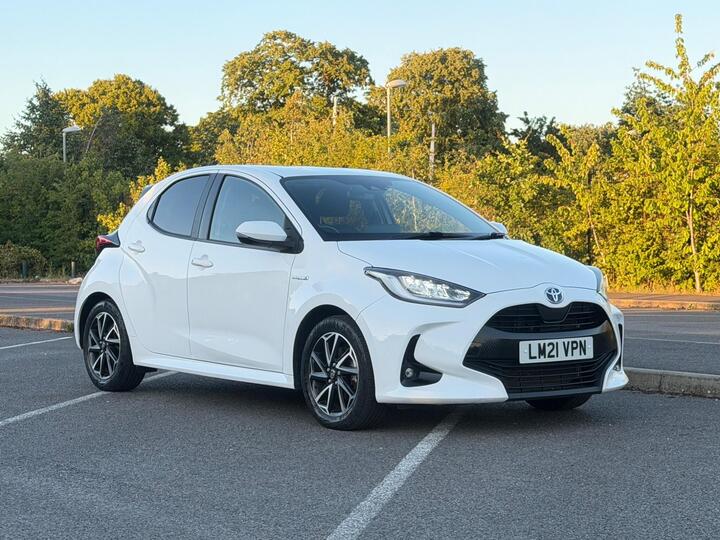 Toyota Yaris 1.5 VVT-h Design E-CVT Euro 6 (s/s) 5dr