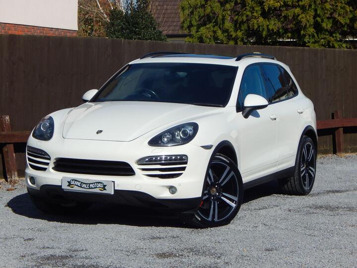 Porsche Cayenne 3.0 TD V6 Tiptronic 4WD Euro 5 (s/s) 5dr Porsche Cayenne 3.0 TD V6 Tiptronic 4WD Euro 5 (s/s) 5dr