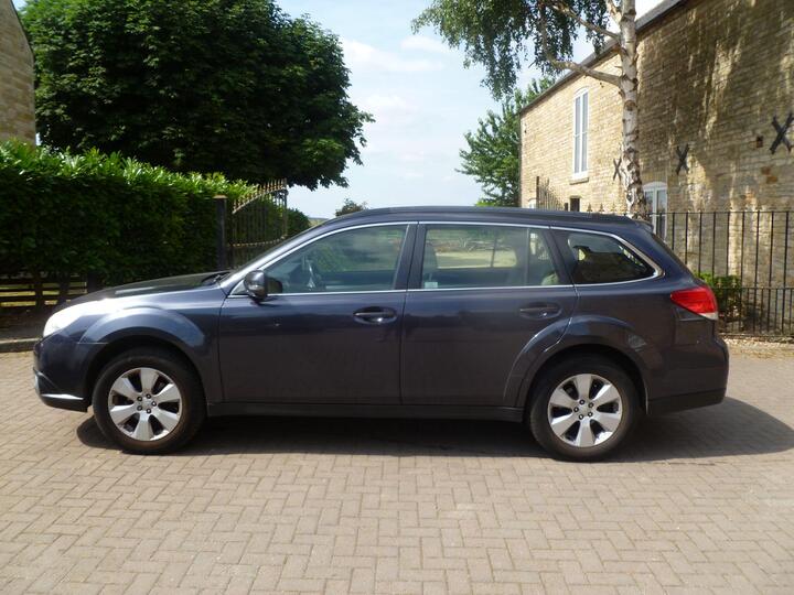 Subaru Outback 2.5i SE Lineartronic 4WD Euro 5 5dr (SNavPlus)