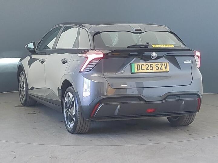 MG MG4 64kWh SE Long Range Auto 5dr