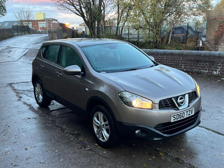 Nissan Qashqai 1.6 Acenta 2WD Euro 5 (s/s) 5dr Nissan Qashqai 1.6 Acenta 2WD Euro 5 (s/s) 5dr