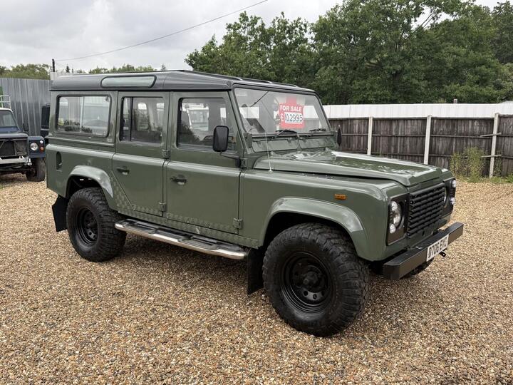 Land Rover DEFENDER 110 2.5 TDi County Station Wagon MWB Land Rover DEFENDER 110 2.5 TDi County Station Wagon MWB