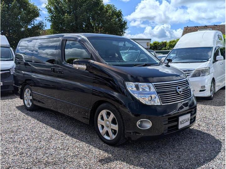 Nissan ELGRAND MPV 2 Berth 8 Seater MPV