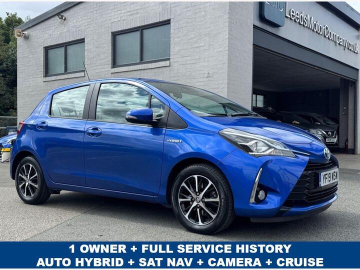 Toyota YARIS 1.5 VVT-h Icon Tech E-CVT Euro 6 (s/s) 5dr