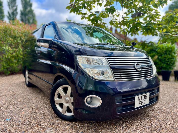 Nissan Elgrand Highway Star 2.5L Twin Sunroof Nissan Elgrand Highway Star 2.5L Twin Sunroof