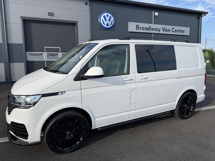 Volkswagen Transporter Volkswagen Transporter 2.0 TDI 6 Seat Kombi Startline 5dr Diesel Manual SWB In Candy White - Euro 6