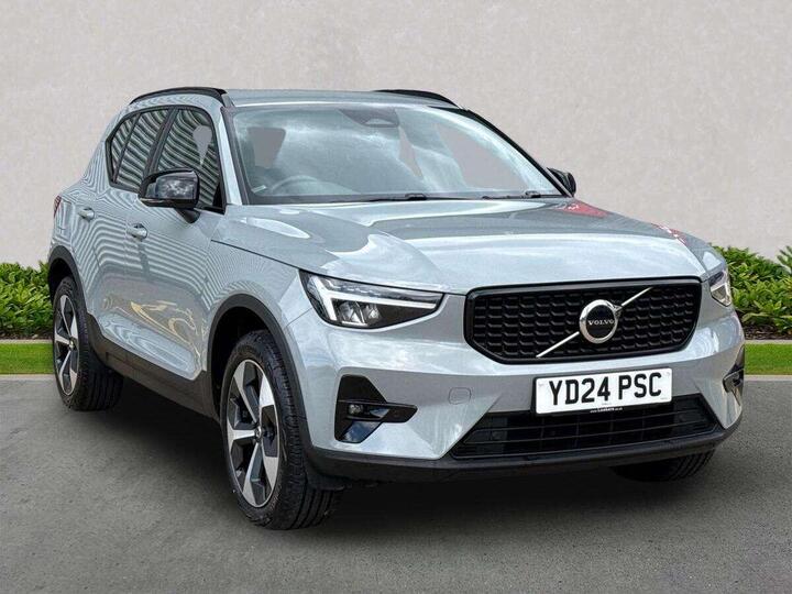 Volvo XC40 2.0 B3 MHEV Plus Dark DCT Auto Euro 6 (s/s) 5dr