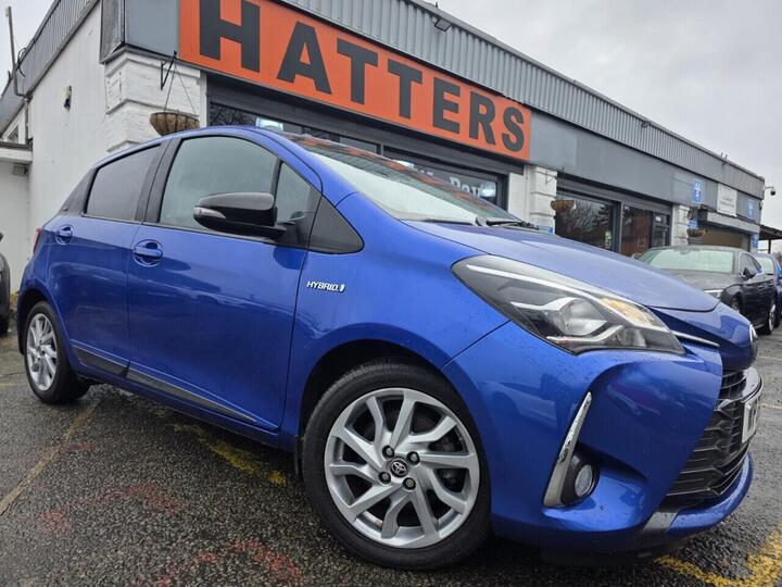 Toyota YARIS 1.5 VVT-h Y20 Bi-tone E-CVT Euro 6 (s/s) 5dr