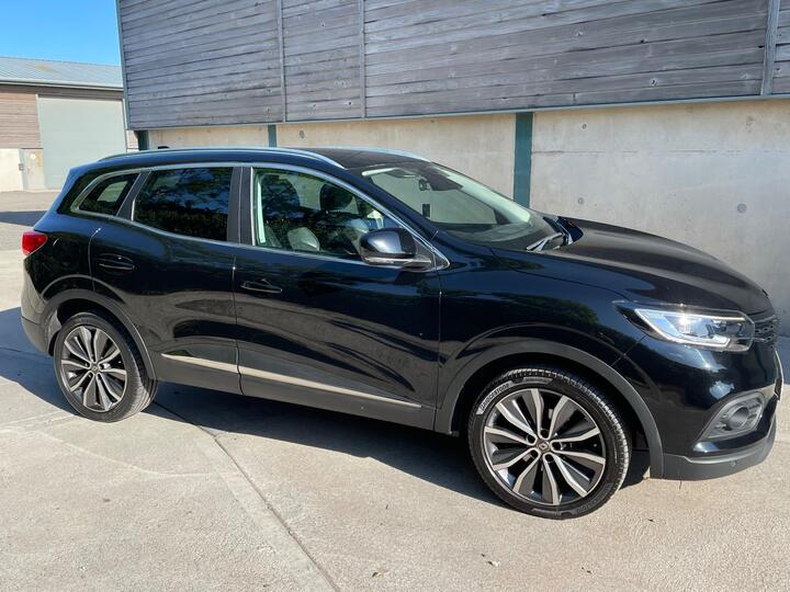 Renault Kadjar 1.3 TCe Iconic Euro 6 (s/s) 5dr Renault Kadjar 1.3 TCe Iconic Euro 6 (s/s) 5dr