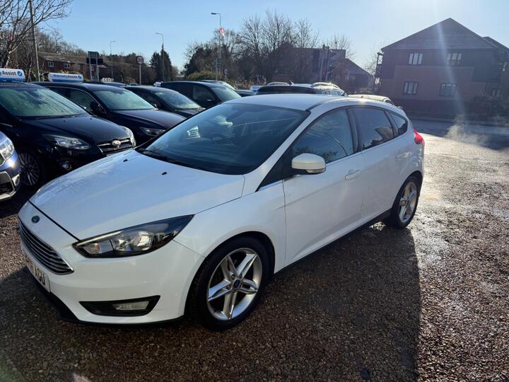 Ford Focus 1.0T EcoBoost Zetec Euro 6 (s/s) 5dr