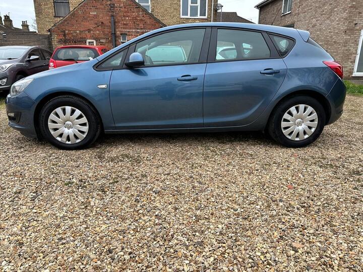 Vauxhall Astra 1.7 CDTi EcoFLEX Exclusiv Euro 5 (s/s) 5dr