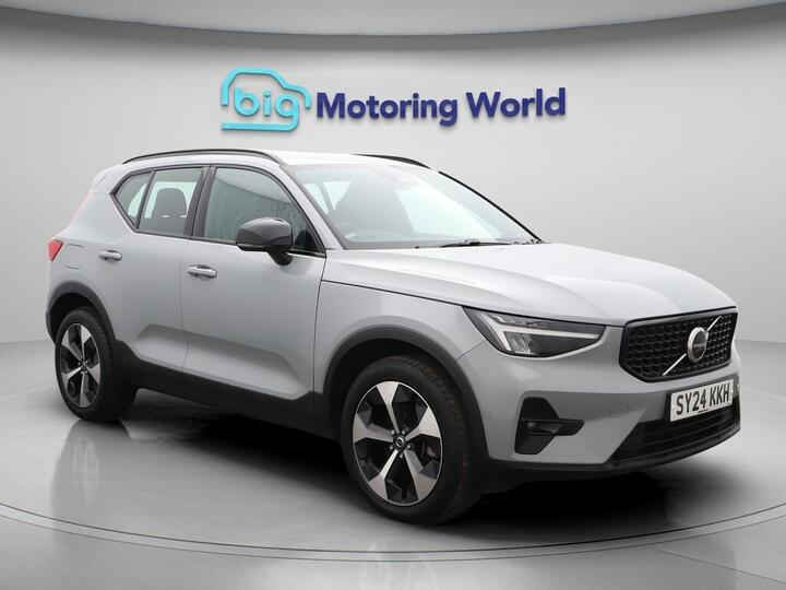 Volvo XC40 2.0 B3 MHEV Plus Dark DCT Auto Euro 6 (s/s) 5dr