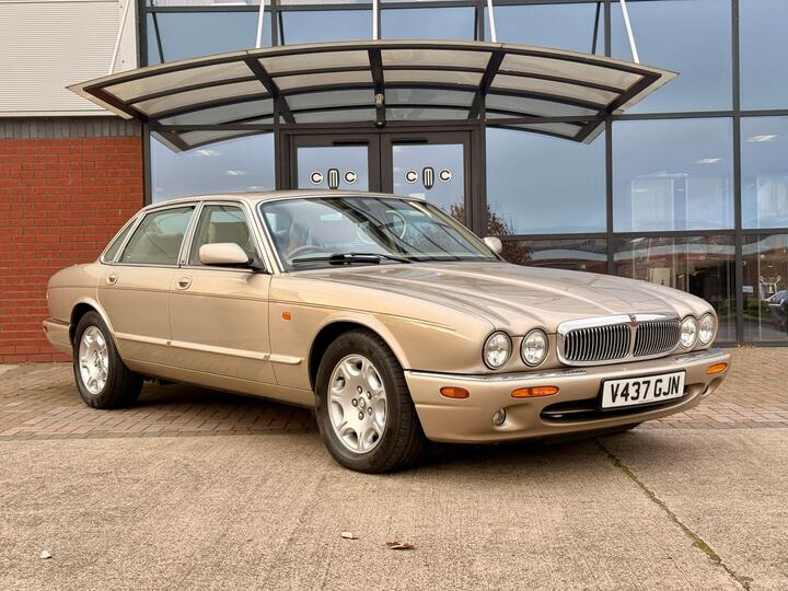 Jaguar XJ 4.0 Sovereign 4dr