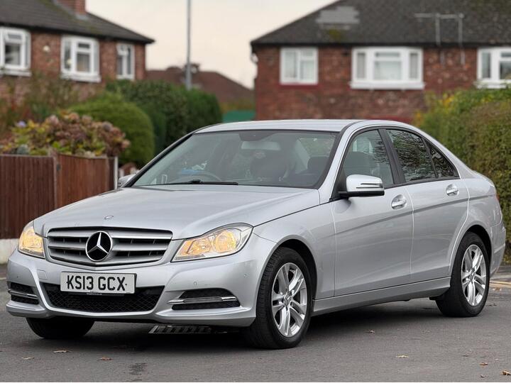 Mercedes-Benz C Class 2.1 C200 CDI BlueEfficiency Executive SE G-Tronic+ Euro 5 (s/s) 4dr Mercedes-Benz C Class 2.1 C200 CDI BlueEfficiency Executive SE G-Tronic+ Euro 5 (s/s) 4dr