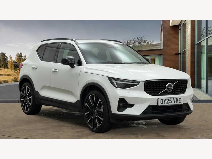 Volvo XC40 2.0 B4 MHEV Ultra Dark DCT Auto Euro 6 (s/s) 5dr