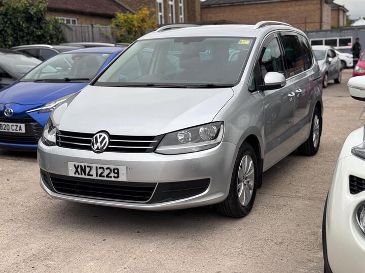 Volkswagen Sharan 2.0 TDI SE Euro 6 (s/s) 5dr Volkswagen Sharan 2.0 TDI SE Euro 6 (s/s) 5dr