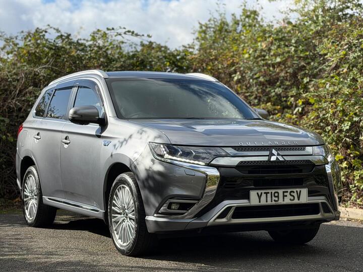 Mitsubishi Outlander 2.4h TwinMotor 13.8kWh 4h CVT 4WD Euro 6 (s/s) 5dr