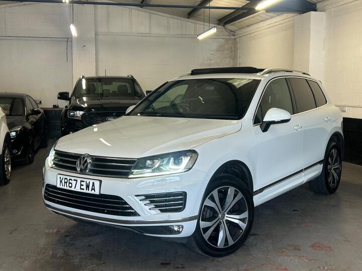 Volkswagen Touareg 3.0 TDI V6 R-Line Tiptronic 4WD Euro 6 (s/s) 5dr Volkswagen Touareg 3.0 TDI V6 R-Line Tiptronic 4WD Euro 6 (s/s) 5dr