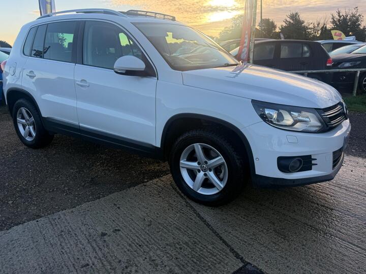 Volkswagen Tiguan 2.0 TDI BlueMotion Tech Sport DSG 4WD Euro 5 (s/s) 5dr