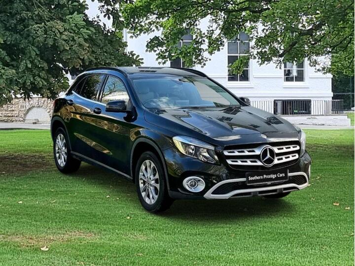 Mercedes-Benz GLA 1.6 GLA200 SE (Executive) 7G-DCT Euro 6 (s/s) 5dr
