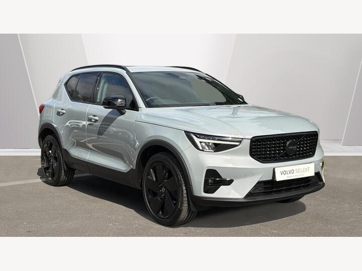 Volvo XC40 2.0 B3 MHEV Plus Black Edition DCT Auto Euro 6 (s/s) 5dr
