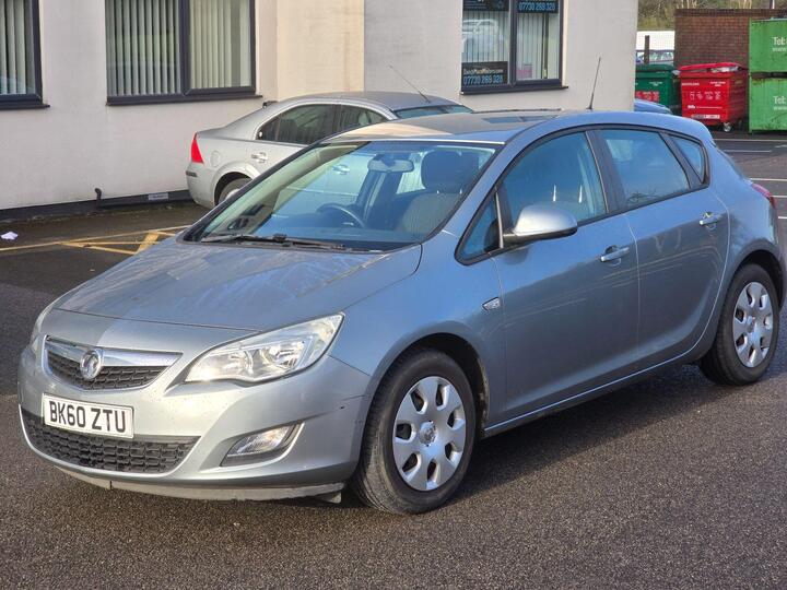 Vauxhall Astra 1.6 16v Exclusiv Euro 5 5dr Vauxhall Astra 1.6 16v Exclusiv Euro 5 5dr