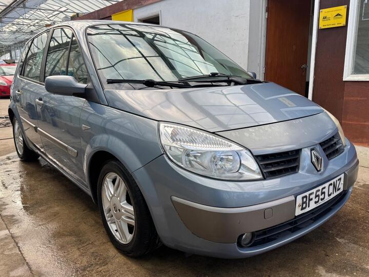 Renault Scenic 1.6 VVT Privilege 5dr