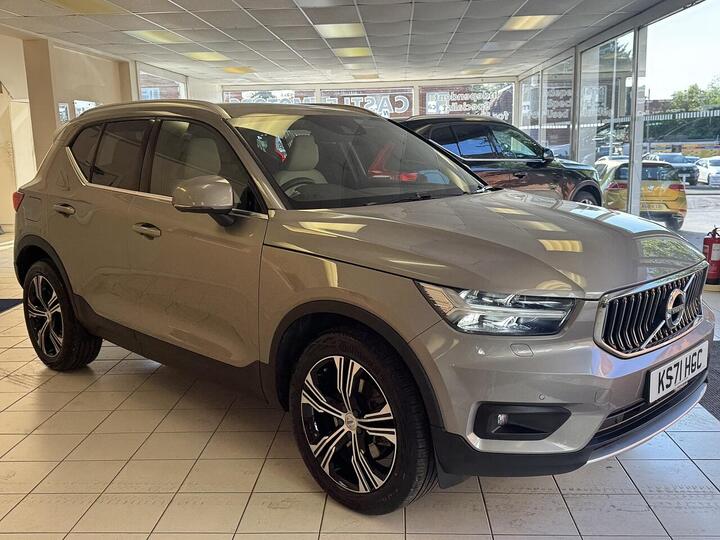 Volvo XC40 2.0 B4 MHEV Inscription Pro DCT Auto Euro 6 (s/s) 5dr