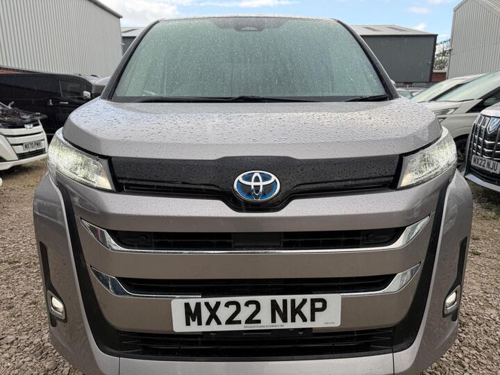Toyota Noah 7 Seat HYBRID NEW SHAPE Finance Availble