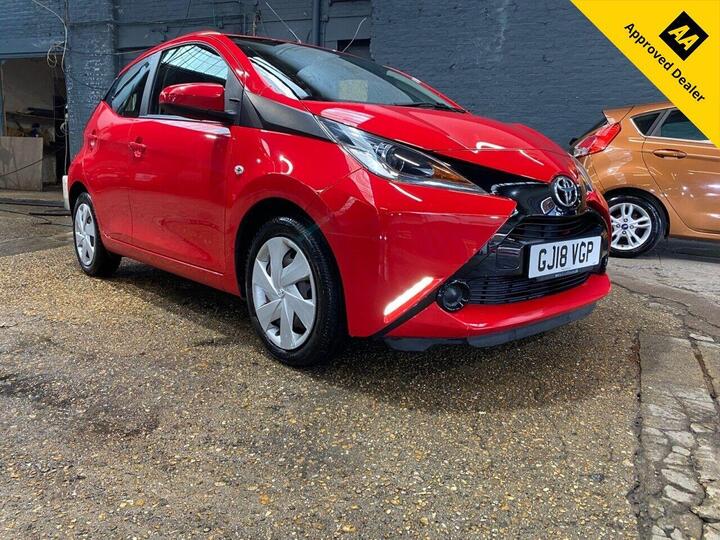 Toyota AYGO 1.0 VVT-i X-play X-shift Euro 6 5dr