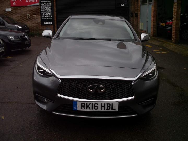 Infiniti Q30 1.6T Premium Euro 6 (s/s) 5dr