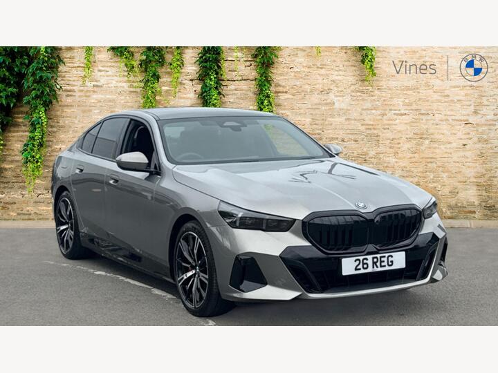 BMW 550e XDrive M Sport Pro 3.0 550e 22.1kWh M Sport Pro Steptronic XDrive Euro 6 (s/s) 4dr