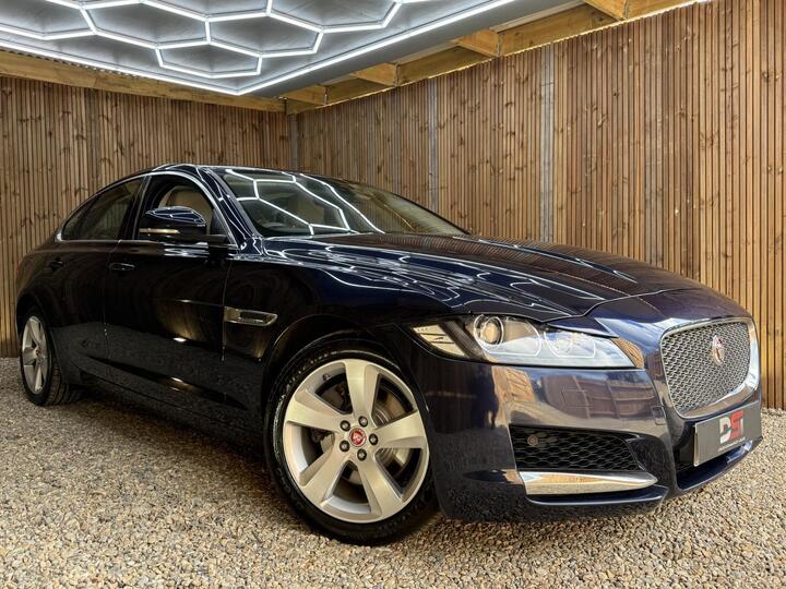 Jaguar XF 2.0i Portfolio Auto Euro 6 (s/s) 4dr