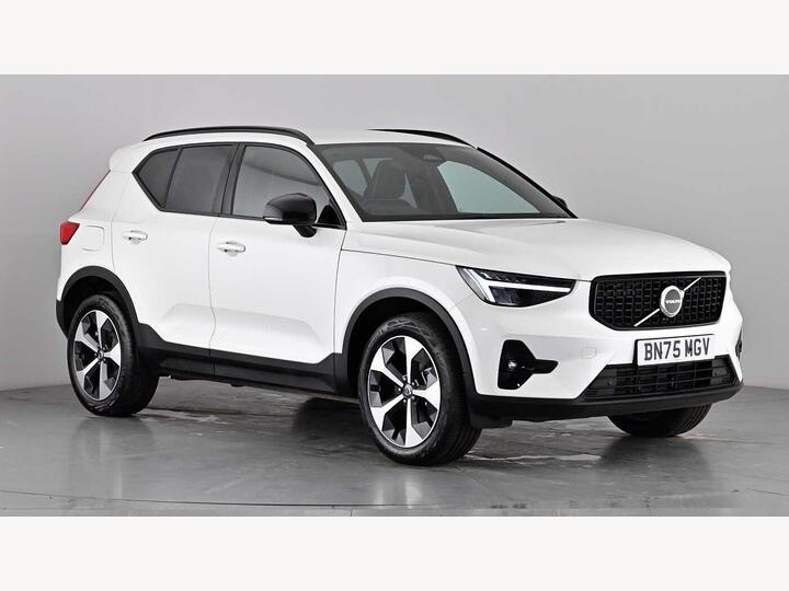 Volvo XC40 2.0 B3 MHEV Plus Dark DCT Auto Euro 6 (s/s) 5dr