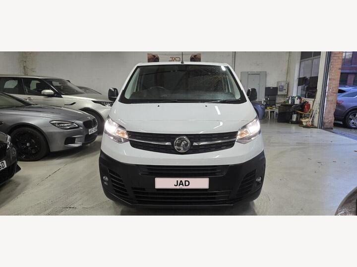 Vauxhall VIVARO 2.0 Turbo D 3100 Dynamic Panel Van 6dr Diesel Manual L2 H1 Euro 6 (s/s) (145 Ps) Vauxhall VIVARO 2.0 Turbo D 3100 Dynamic Panel Van 6dr Diesel Manual L2 H1 Euro 6 (s/s) (145 Ps)