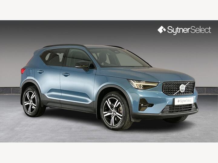 Volvo XC40 2.0 B3 MHEV Plus Dark DCT Auto Euro 6 (s/s) 5dr