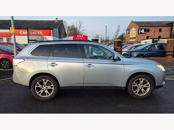 Mitsubishi Outlander 2.2 DI-D GX4 Auto 4WD Euro 5 (s/s) 5dr