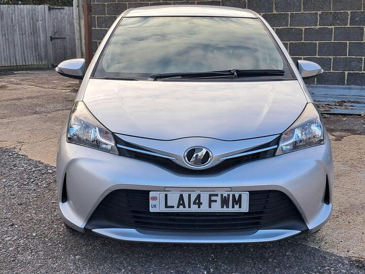 Toyota Yaris 1.33 VVTI AUTOMATIC Toyota Yaris 1.33 VVTI AUTOMATIC