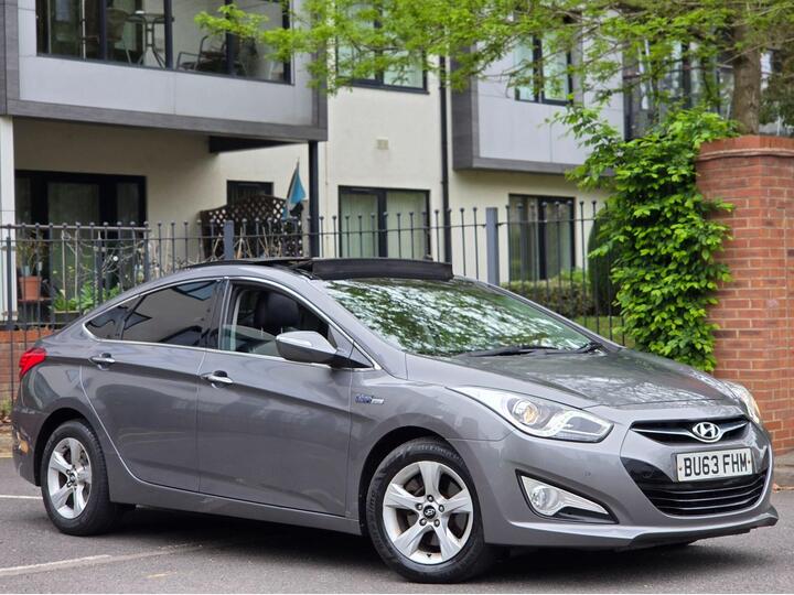 Hyundai I40 1.7 CRDi Blue Drive Premium Euro 5 (s/s) 4dr Hyundai I40 1.7 CRDi Blue Drive Premium Euro 5 (s/s) 4dr
