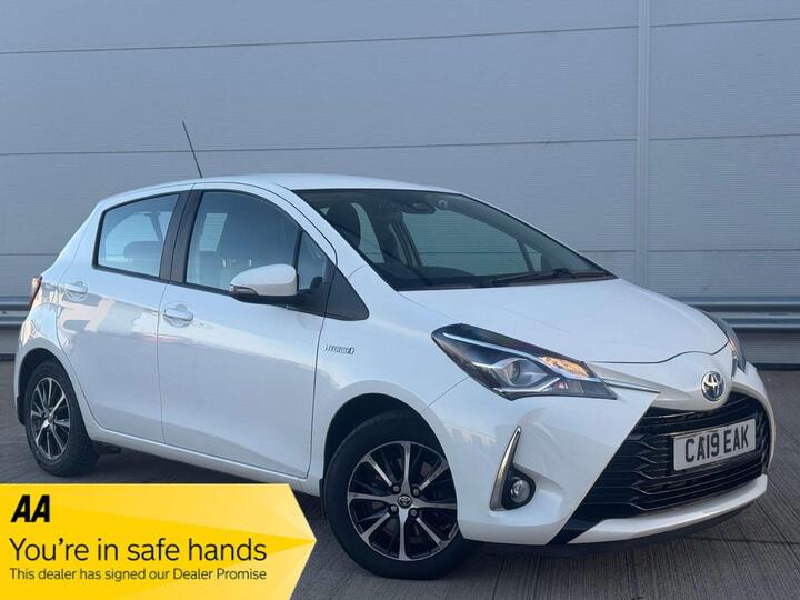 Toyota YARIS 1.5 VVT-h Icon Tech E-CVT Euro 6 (s/s) 5dr