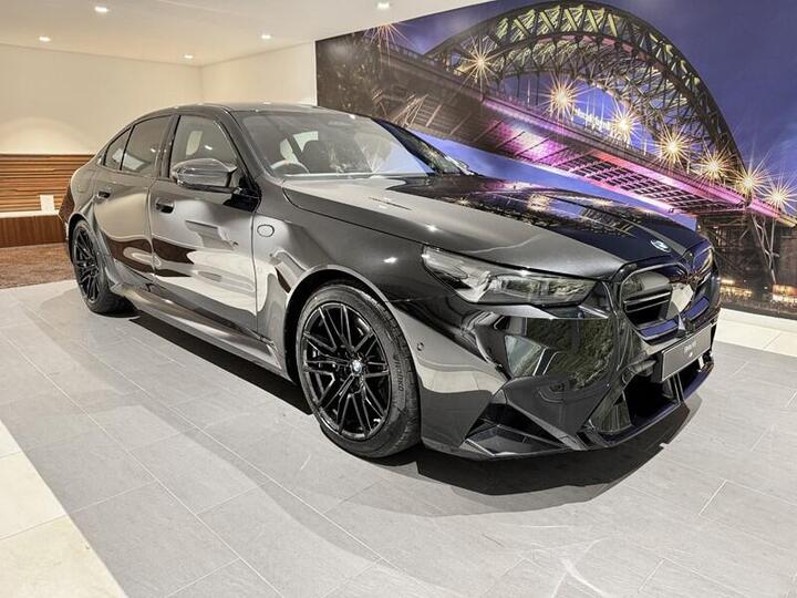 BMW M5 4.4 22.1kWh Steptronic XDrive Euro 6 (s/s) 4dr