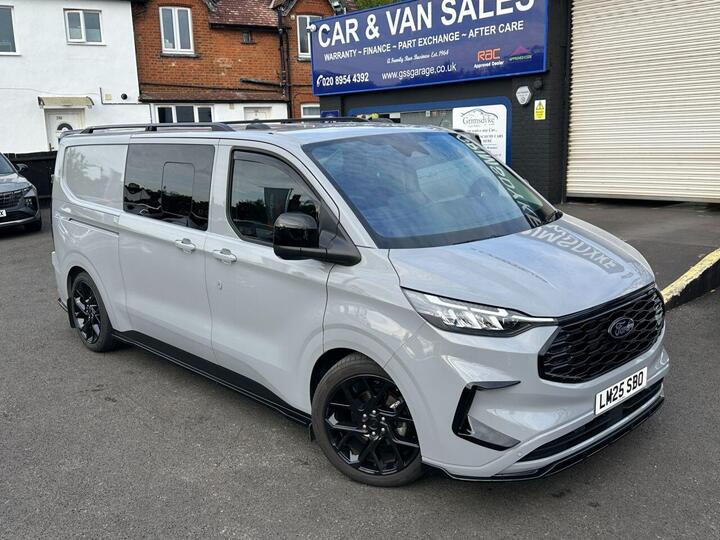 Ford TRANSIT CUSTOM 2.0 320 EcoBlue Limited Crew Van L2 H1 Euro 6 (s/s) 5dr Ford TRANSIT CUSTOM 2.0 320 EcoBlue Limited Crew Van L2 H1 Euro 6 (s/s) 5dr
