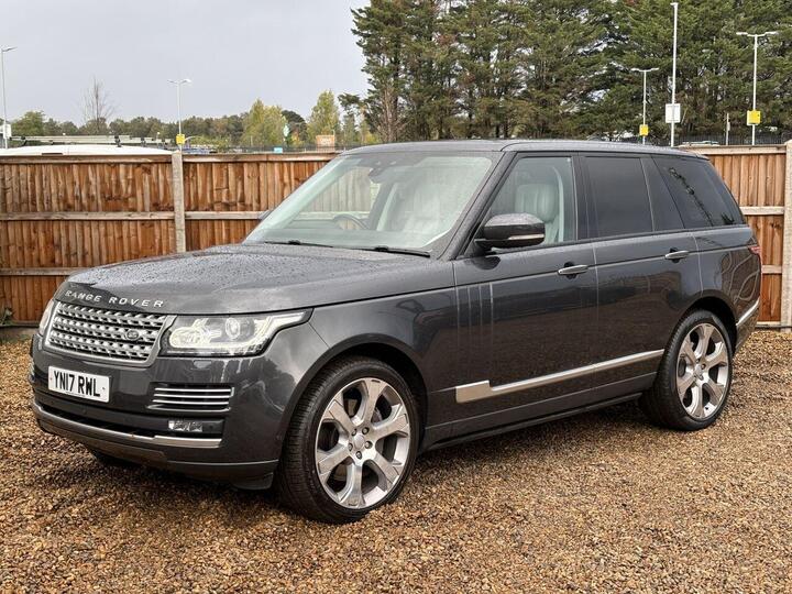 Land Rover RANGE ROVER 4.4 SD V8 Autobiography Auto 4WD Euro 6 (s/s) 5dr Land Rover RANGE ROVER 4.4 SD V8 Autobiography Auto 4WD Euro 6 (s/s) 5dr