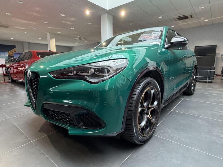 Alfa Romeo Stelvio 2.0T Intensa Auto Q4 AWD Euro 6 (s/s) 5dr
