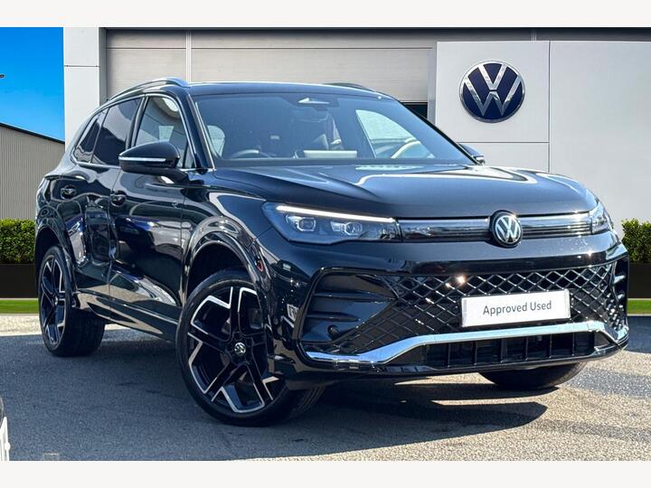 Volkswagen Tiguan 1.5 TSI EHybrid 19.7kWh R-Line DSG Euro 6 (s/s) 5dr Volkswagen Tiguan 1.5 TSI EHybrid 19.7kWh R-Line DSG Euro 6 (s/s) 5dr