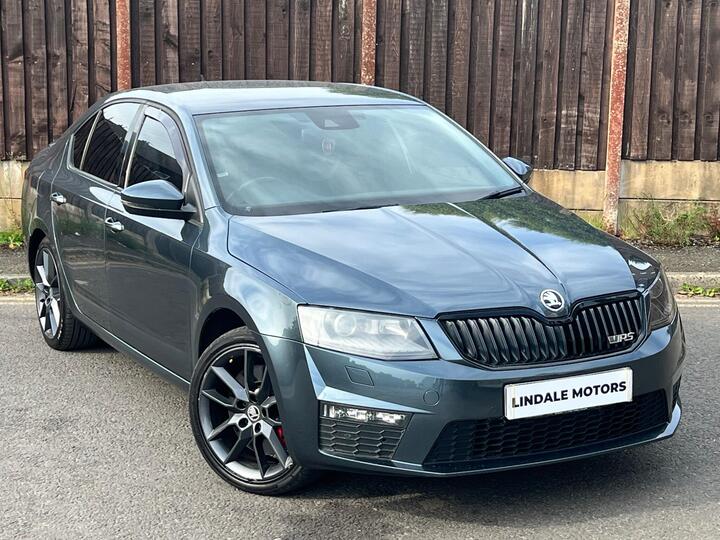 Skoda Octavia 2.0 TDI VRS DSG Euro 5 (s/s) 5dr Skoda Octavia 2.0 TDI VRS DSG Euro 5 (s/s) 5dr